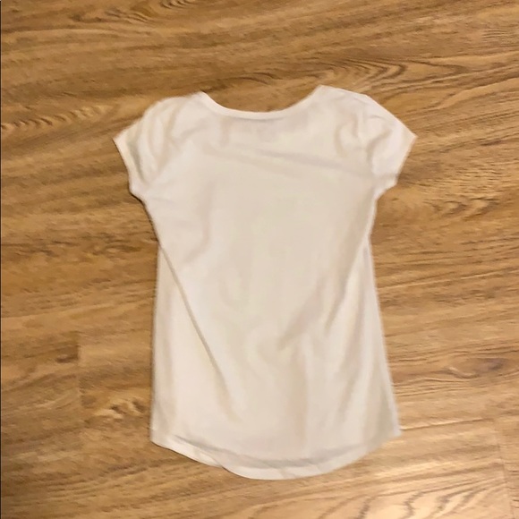 A short sleeve tee - Picture 2 of 2